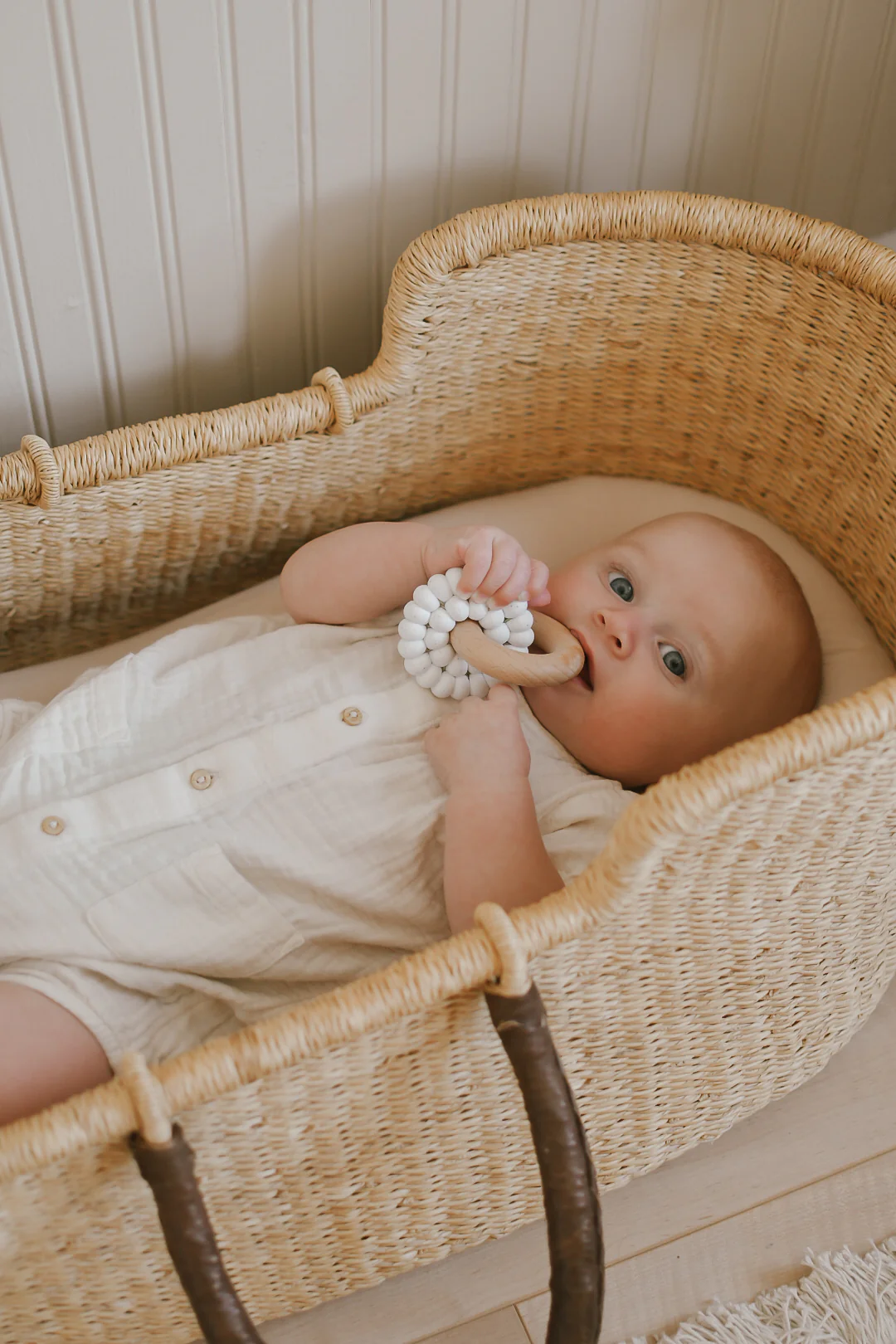 Anneau de dentition en bois et silicone - Blanc – Image 4