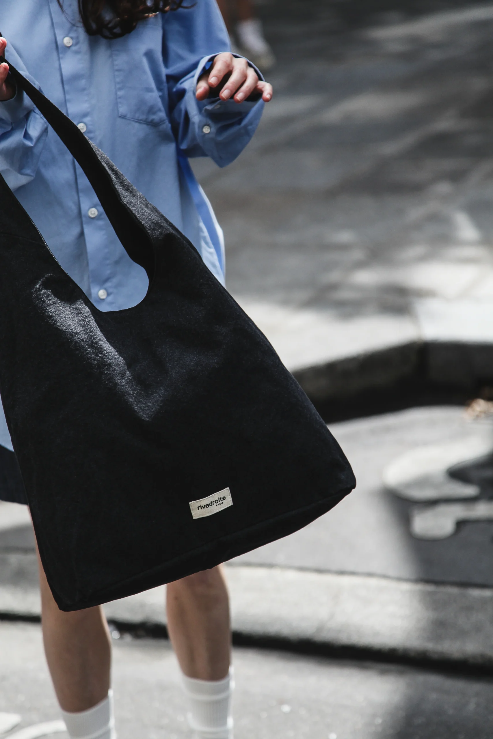 Richelieu le sac hobo - Polycoton Recyclé Noir – Image 3